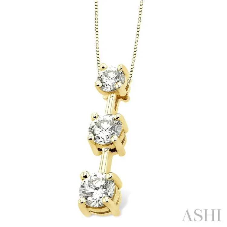 1 Ctw Three Stone Round Cut Diamond Pendant in 14K Yellow Gold with Chain