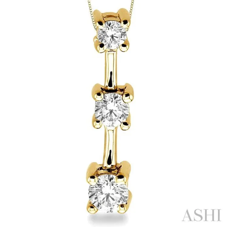 1/4 Ctw Three Stone Round Cut Diamond Pendant in 14K Yellow Gold with Chain