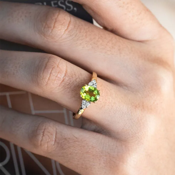 9ct Alluring Yellow Gold Diamond   Peridot Ring