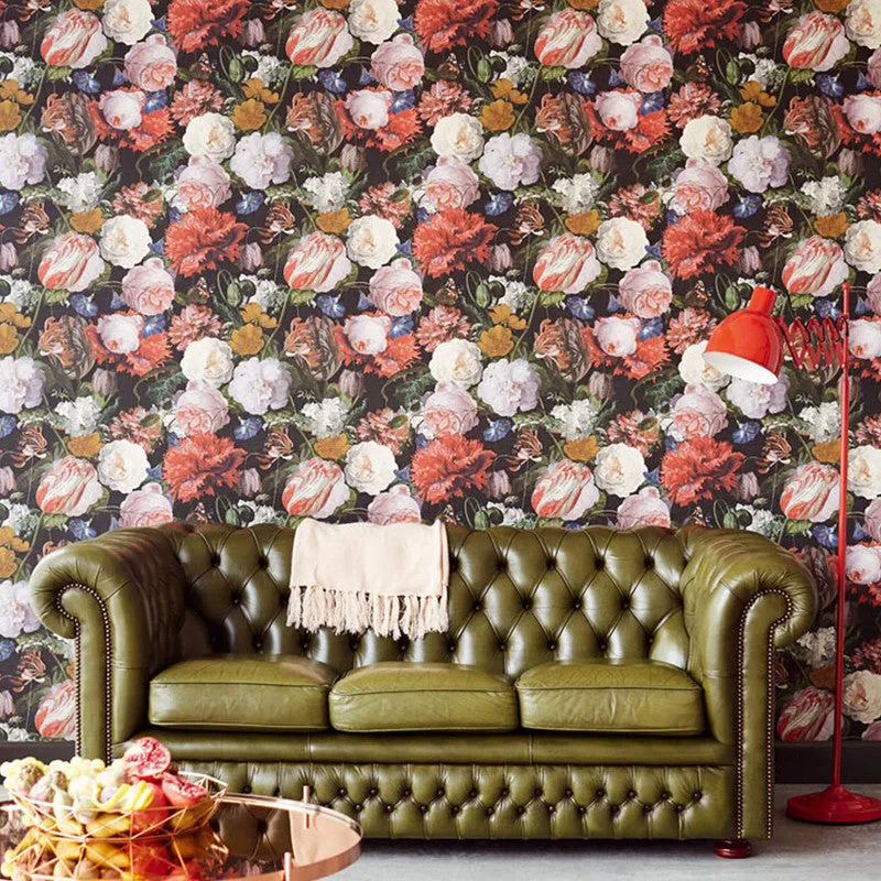 Artistic Floral Wallpaper in Black/Gold