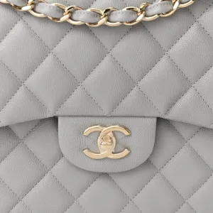 CHANEL CLASSIC  QUILTED CAVIAR JUMBO DOUBLE FLAP BAG