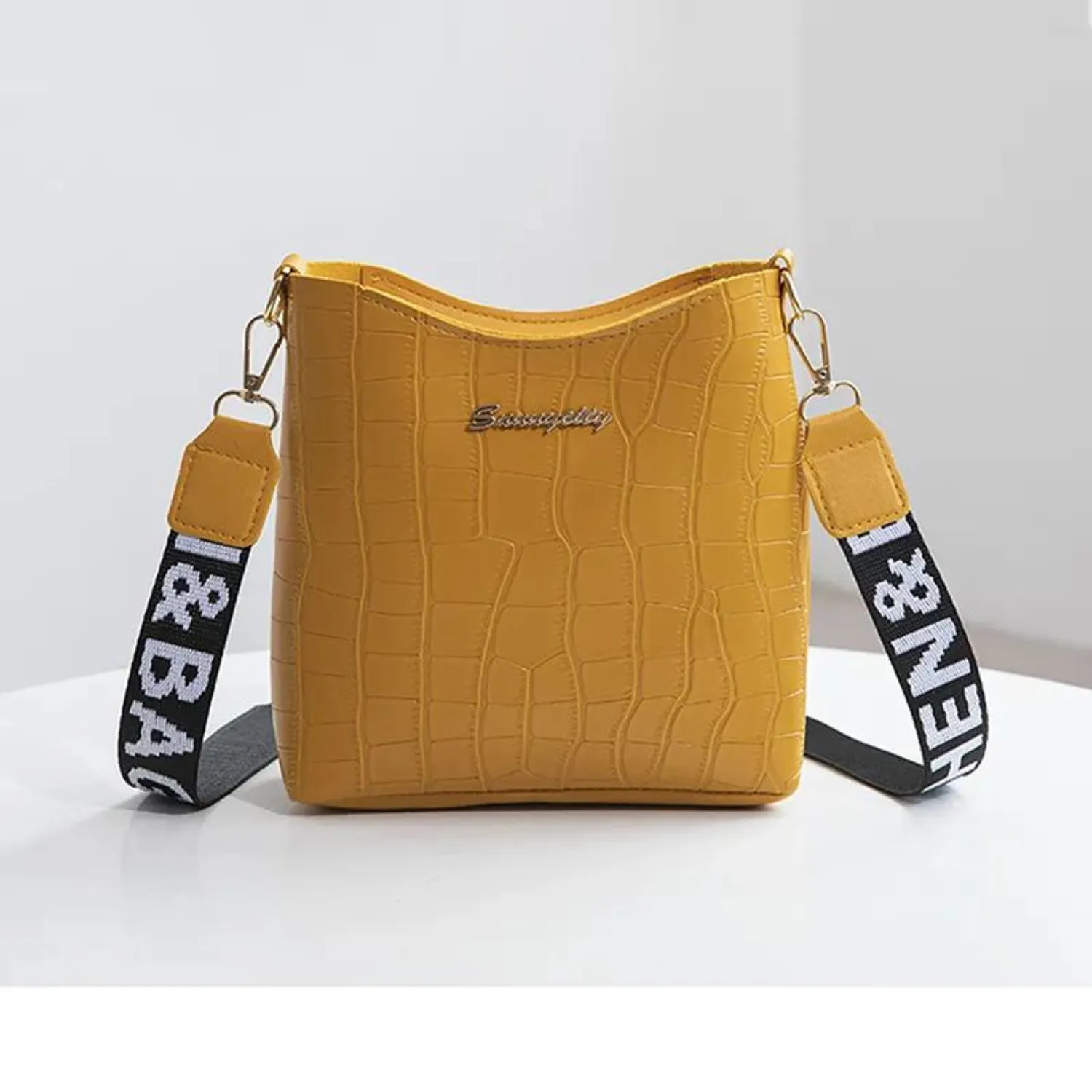 Chic Crocodile-Pattern Crossbody Bag