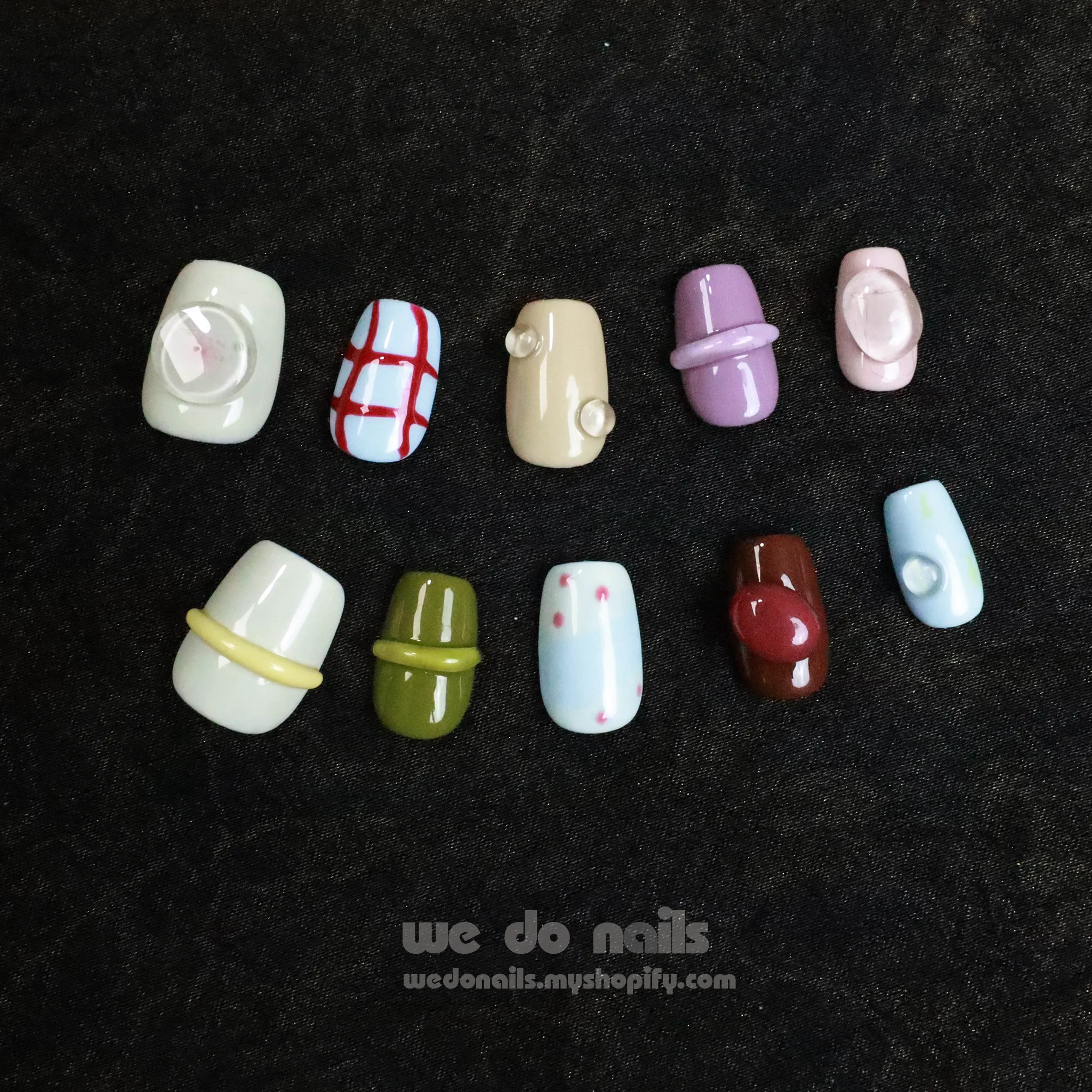 Cute Abstract Art | Stylish, Creative and 3D | Custom Press On Nails