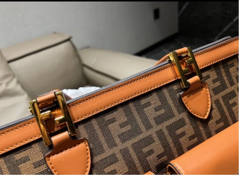 Fendi woman shoulder bag