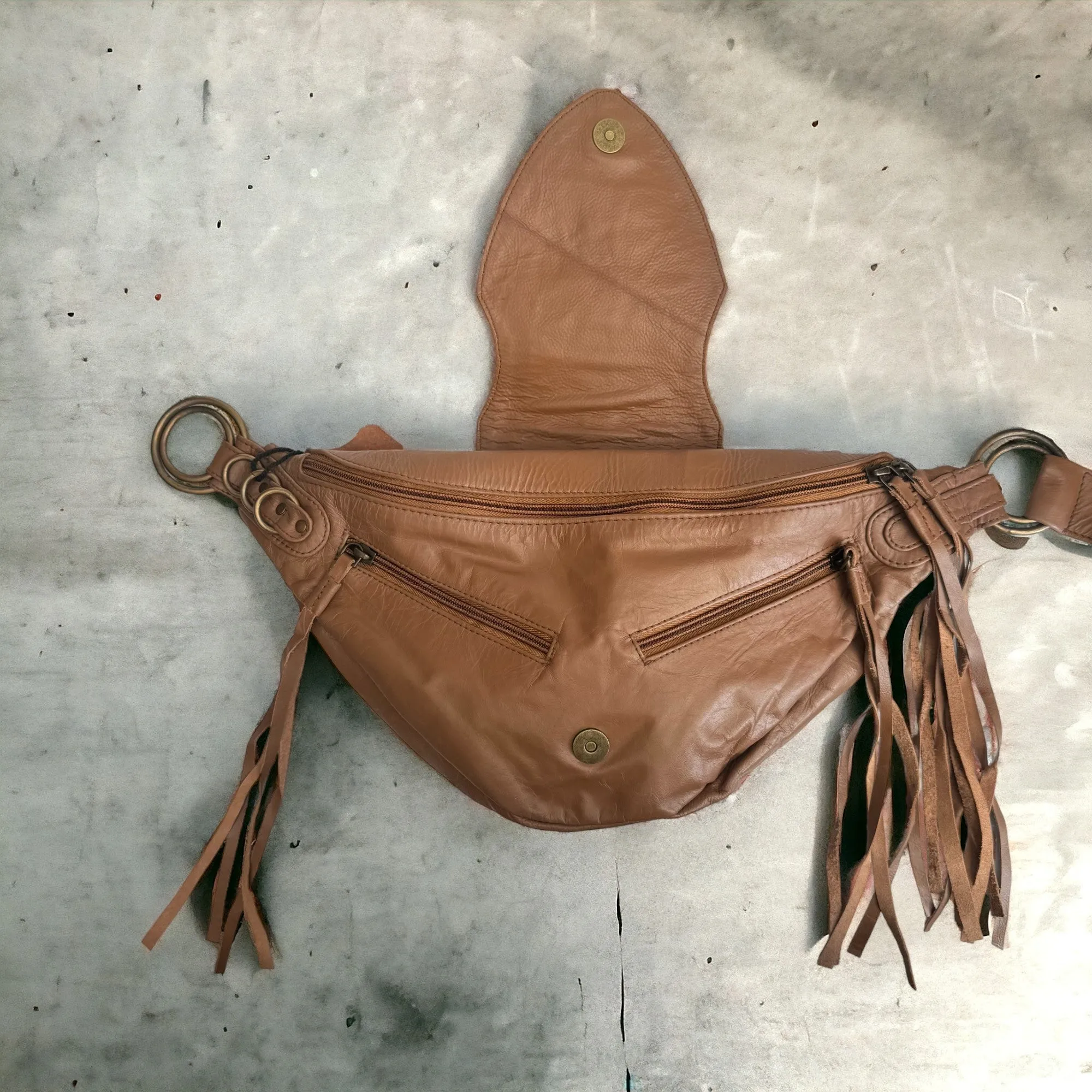 Leather Arrow Bag | Almond Tan