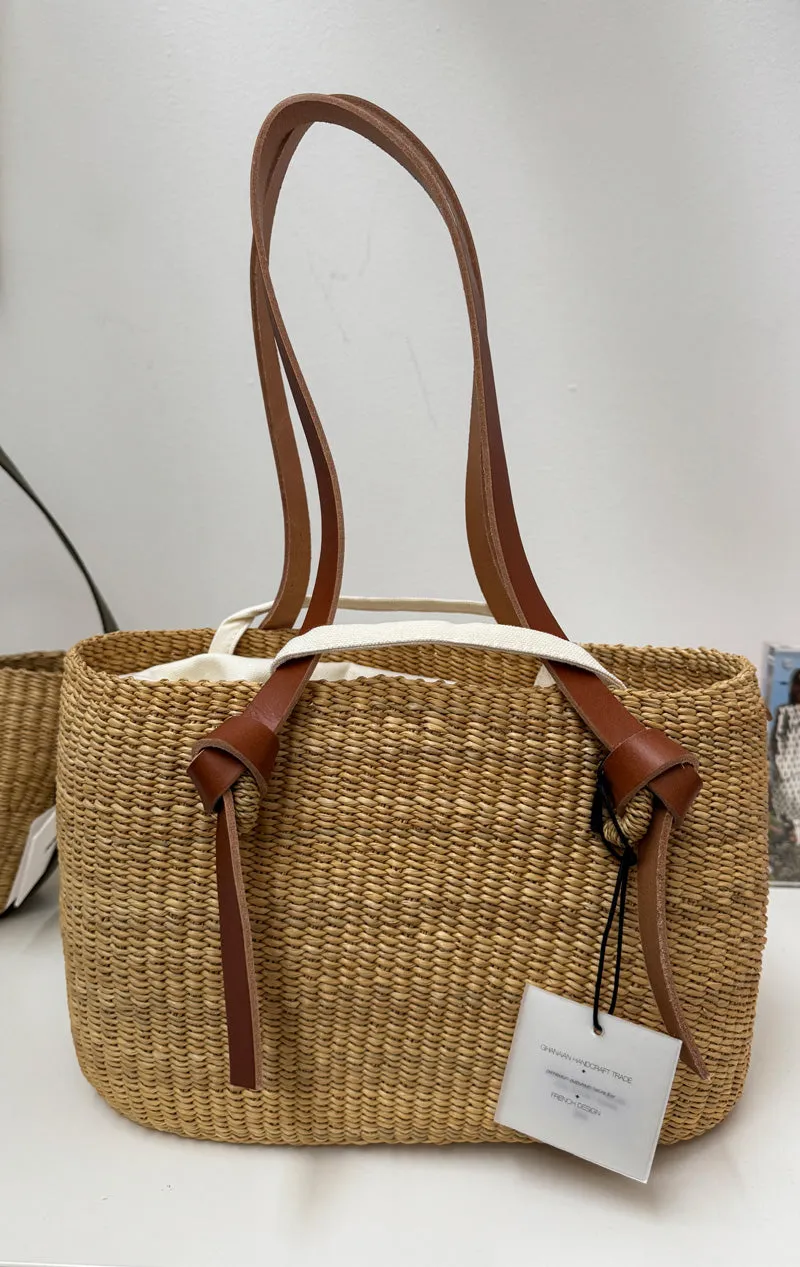 Muun Straw bag with tan leather handles